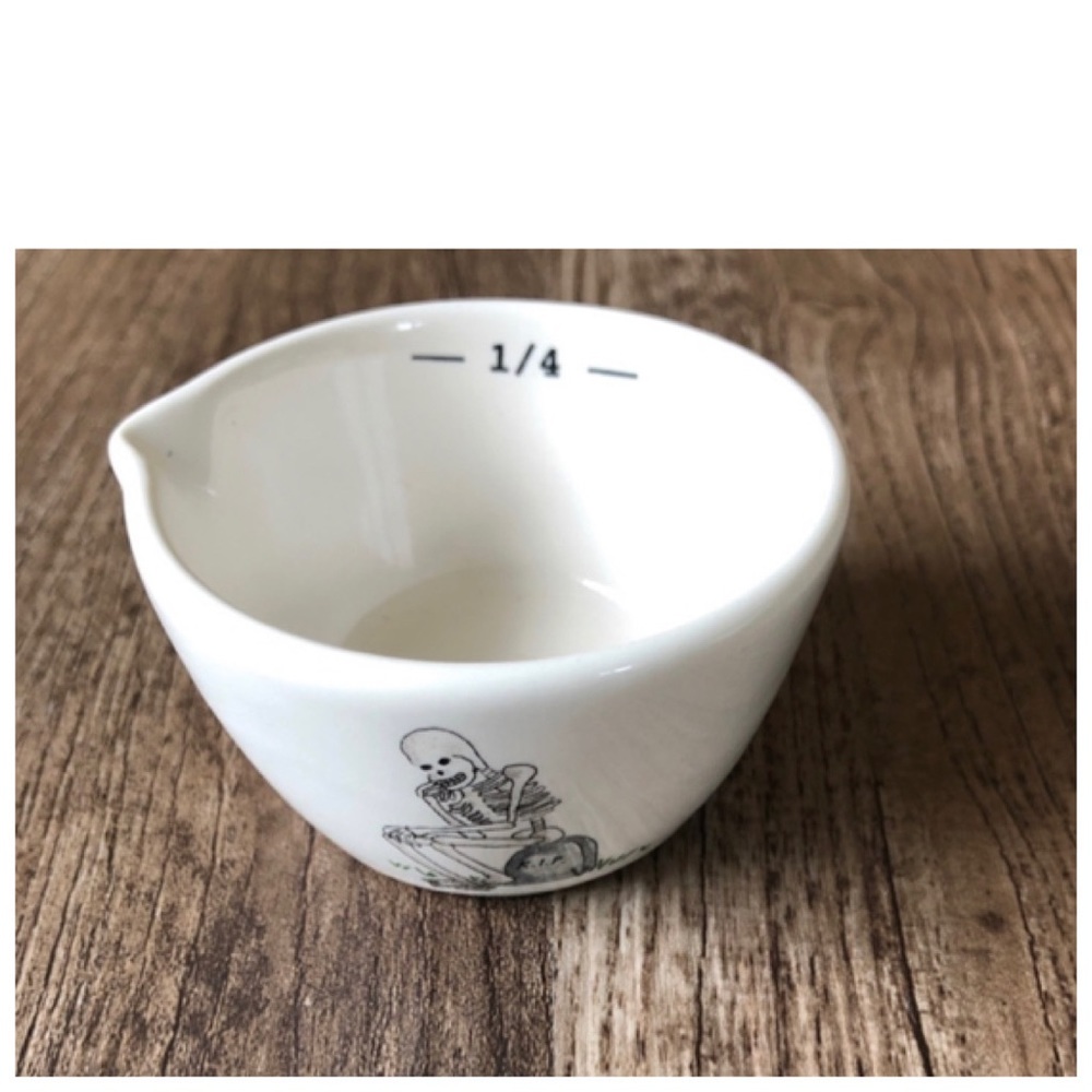 NEW Rae Dunn Dancing Skeleton Measuring Cups - Picture 3 of 8
